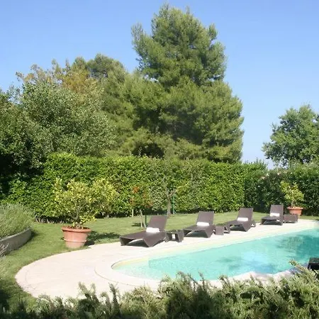Sleeps 8 Pool Air Con Wifi *