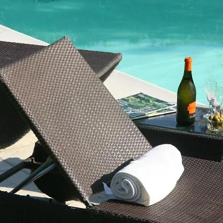 Sleeps 8 Pool Air Con Wifi *